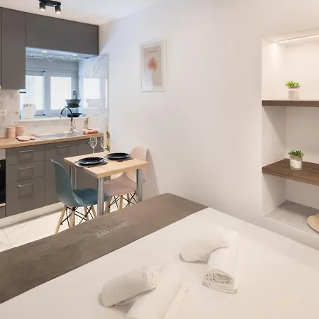 Anassa 5 Center Apartment *
