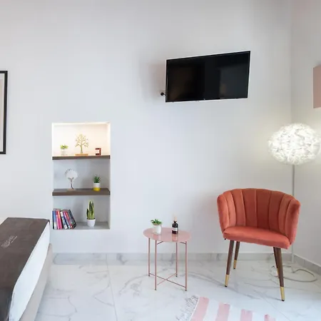 Anassa 5 Center Apartment