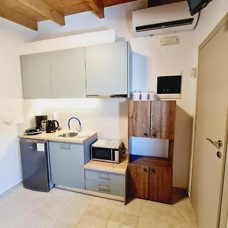 Anassa 5 Center Candia